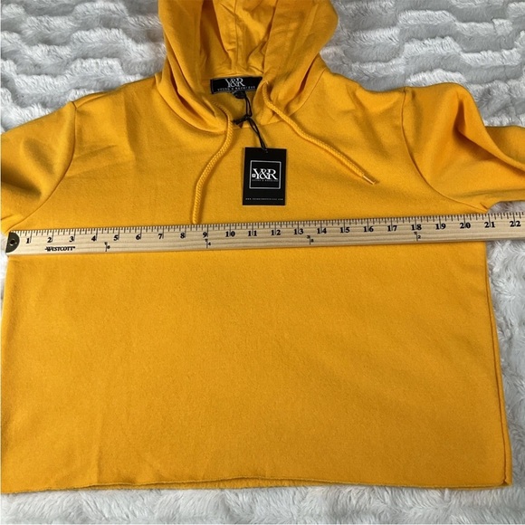 Young And Reckless Women’s Yellow Medium Cropped Top Hoodie New With Tags Winter - Picture 6 of 8
